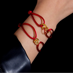 The Double Ring bracelet, close-up on the rings